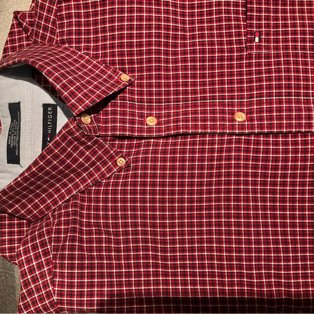 Tommy Hilfiger Men's Red Checkered Shirt Large